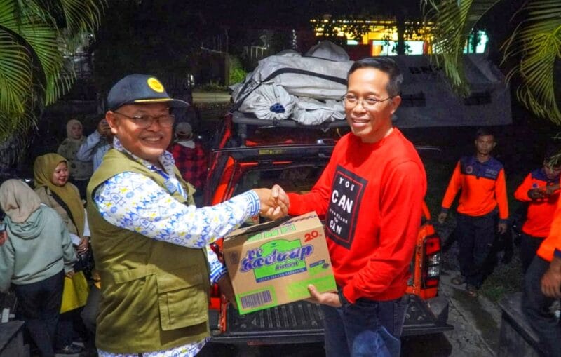 Sekretaris Daerah H. Muhammad Juaini Taofik bersama Tim Reaksi Cepat Badan Penanggulangan Bencana Daerah (BPBD) Lotim dan BPBD Provinsi Nusa Tenggara Barat (NTB) langsung mengunjungi lokasi pada Rabu (19/11).