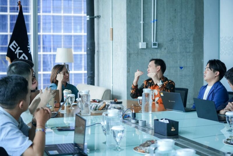 Wakil Menteri Ekonomi Kreatif/Wakil Kepala Badan Ekonomi Kreatif Irene Umar menerima audiensi dari PT Lisensi Karya Impian (Victory Licensing) sebagai Agen Perwakilan Toei Animation di Indonesia di Autograph Tower, 19/11/2025. (Ekraf)