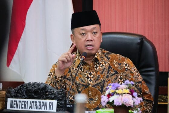 Menteri Agraria dan Tata Ruang/Kepala Badan Pertanahan Nasional (ATR/BPN), Nusron Wahid, meminta dukungan konkret dari kepala daerah se-Bali untuk mempercepat penyertipikatan tanah. Permintaan tersebut disampaikan dalam Rapat Koordinasi bersama bupati dan wali kota se-Bali di Kantor Gubernur Bali, Denpasar. (Foto Humas Kementerian ATR BPN)