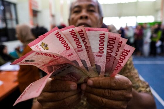 BLT Cepat Datang, Tapi Uangnya Diculik Harga Cabai: Sebuah Kisah Salty di Tengah Data BPS