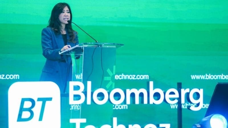 Menkomdigi Meutya Hafid dalam Peluncuran Bloomberg Businessweek Indonesia di Hotel Westin, Jakarta Selatan, Kamis (20/11/2025) mengatakan ia melihat peran media global dan lokal menjadi penting karena mampu menyediakan informasi berbasis data yang membantu pelaku usaha membaca tren pasar. (Foto: Humas Kemkomdigi)