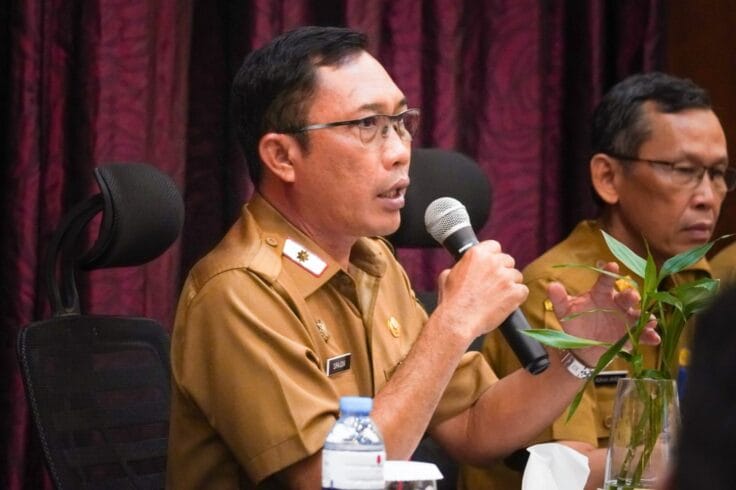 Sekretaris Daerah Kota Banjarbaru, Sirajoni, saat menyampaikan arahan dalam Rapat Koordinasi Expose Awal Kajian Akademik Pemekaran Wilayah. Foto: Mc.Banjarbaru