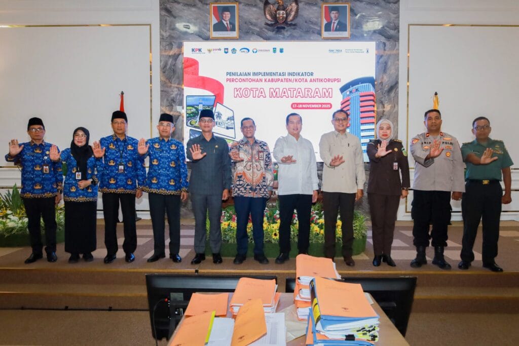 Gubernur NTB L Muhammad Iqbal menghadiri rangkaian terakhir penilaian Percontohan Kota Anti Korupsi di Aula Pendopo Kota Mataram, Senin 17/11/2025.