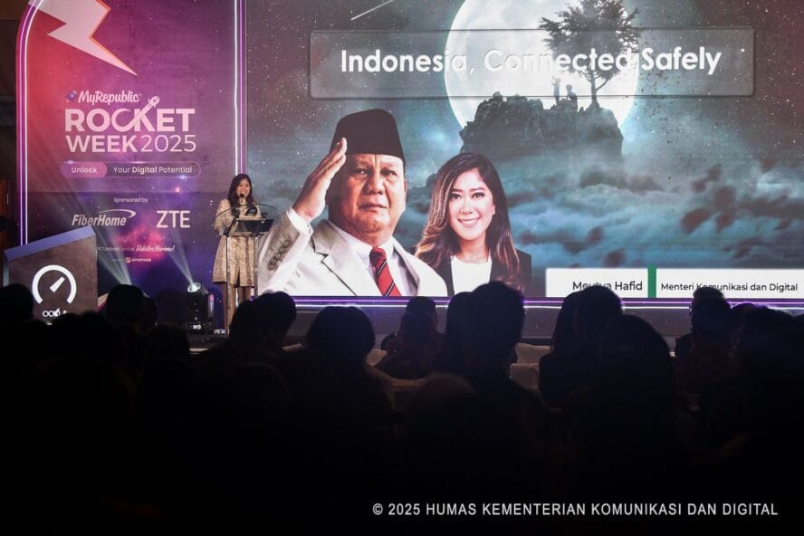 Dalam Rocket Week 2025 oleh MyRepublic di Jakarta Selatan, Jumat (21/11/2025), Menteri Komunikasi dan Digital Meutya Hafid mengatakan percepatan penyediaan konektivitas stabil dan konten digital pendidikan sebagai langkah strategis untuk meningkatkan kualitas sumber daya manusia (SDM) sejak usia anak. Foto: Humas Kemkomdigi