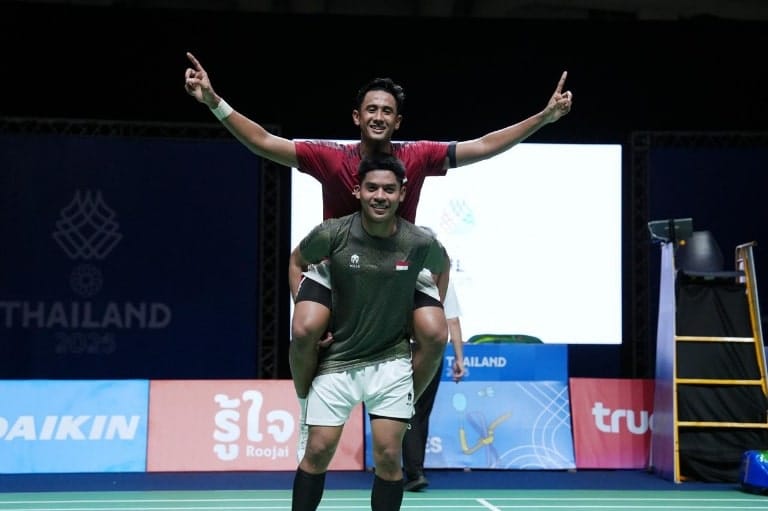 Tim bulutangkis Indonesia sukses menorehkan catatan manis di ajang SEA Games 2025 Thailand. Target dua emas berhasil dilampaui dengan berhasil menyumbangkan tiga medali emas.(foto:Herry/kemenpora.go.id)