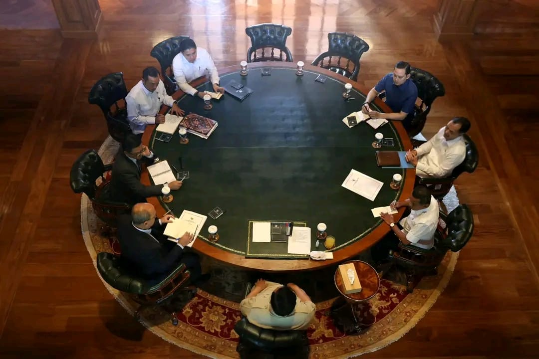 Presiden Prabowo Subianto menggelar pertemuan strategis dengan sejumlah menteri kabinet di kediamannya, Hambalang, Bogor, Selasa (23/12). (BPMI Setpres/getnews)