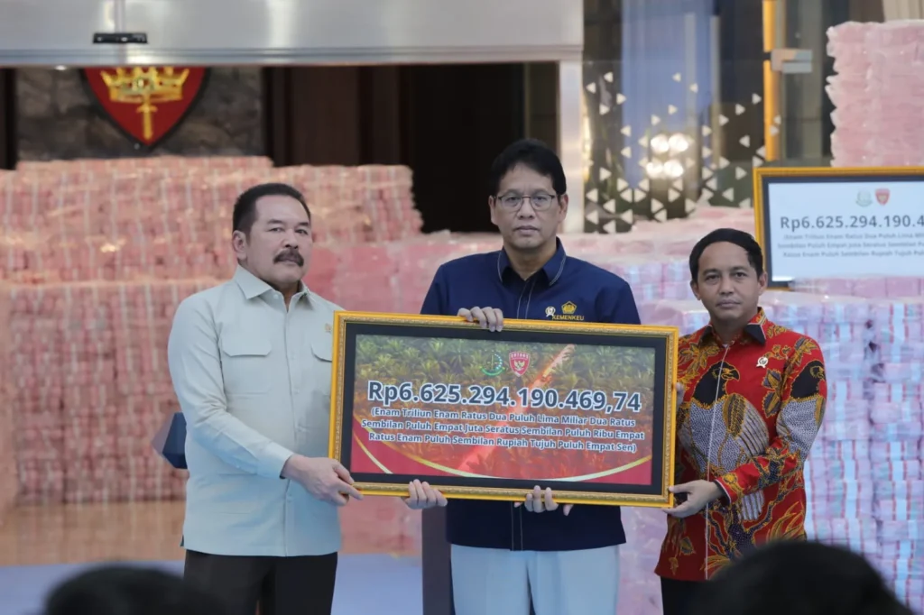 penyerahan laporan capaian hasil Satuan Tugas Penertiban Kawasan Hutan (Satgas PKH) dan penyelamatan keuangan negara tahun 2025 yang digelar di Gedung Utama Kompleks Kejaksaan Agung Republik Indonesia, Jakarta, pada Rabu, 24 Desember 2025. (Foto: BPMI Setpres)