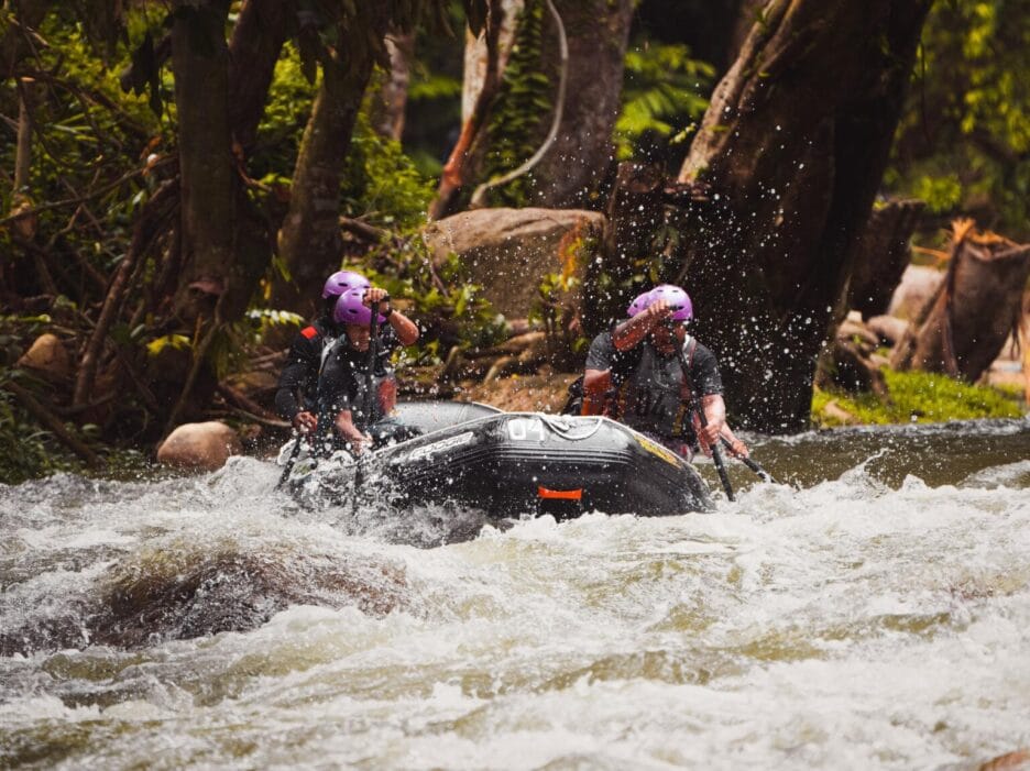 Federasi Arung Jeram Internasional (International Rafting Federation/IRF) resmi membuka rangkaian World Rafting Championship (WRC) 2025 di Sungai Kampar, Perak, Malaysia. Edisi tahun ini tercatat menjadi salah satu ajang dengan jumlah peserta terbesar, menghadirkan 75 tim dari lebih 20 negara dan 6 kawasan kontinental.(Foto Humas Kemenpora)