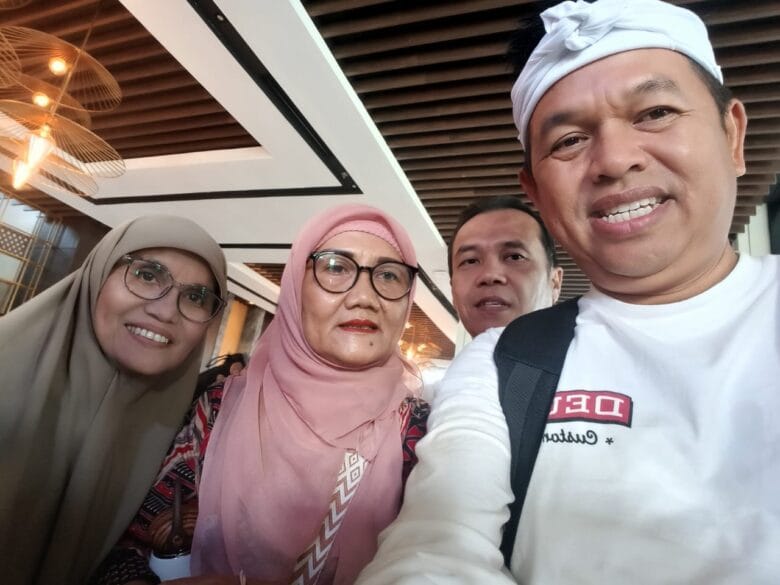 Solidaritas Cerdas! KDM Beli 1.000 Bungkus Rendang UMKM Padang untuk Dibagikan ke Korban Banjir Aceh