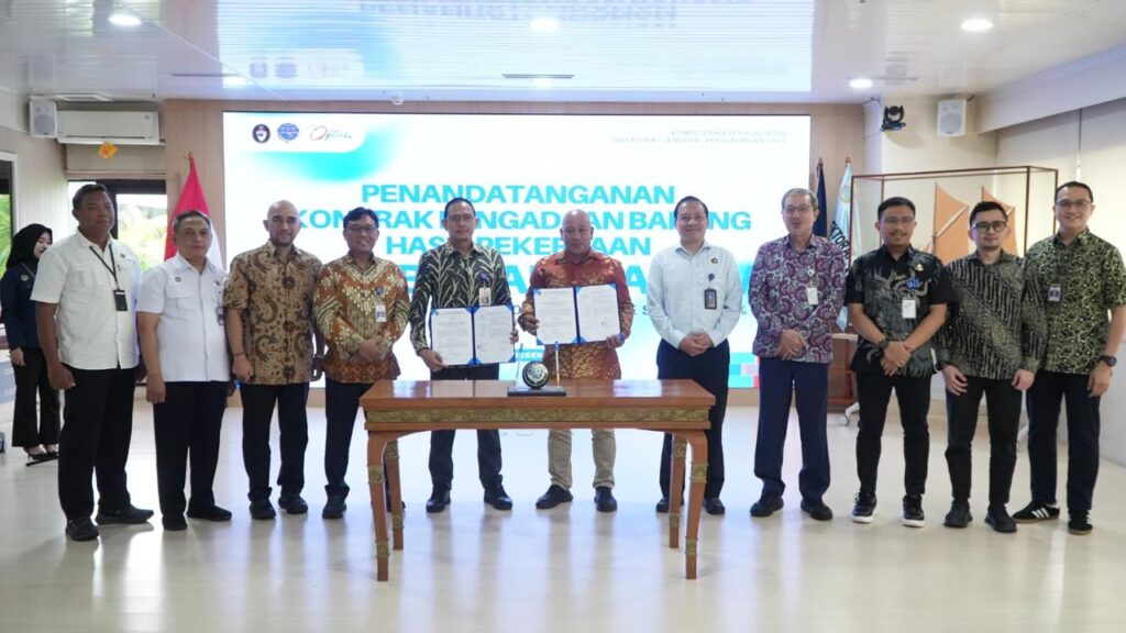 Kementerian Perhubungan melalui Direktorat Jenderal Perhubungan Laut mempercepat penyelesaian pembangunan Pelabuhan Wanam di Provinsi Papua Selatan guna memperkuat konektivitas laut dan ketahanan logistik nasional. Percepatan tersebut ditandai dengan penandatanganan kontrak pengadaan barang hasil pekerjaan pembangunan pelabuhan hingga selesai 100 persen, di Gedung Kementerian Perhubungan, Jakarta, Selasa (23/12/2025)./Foto Humas Kemenhub
