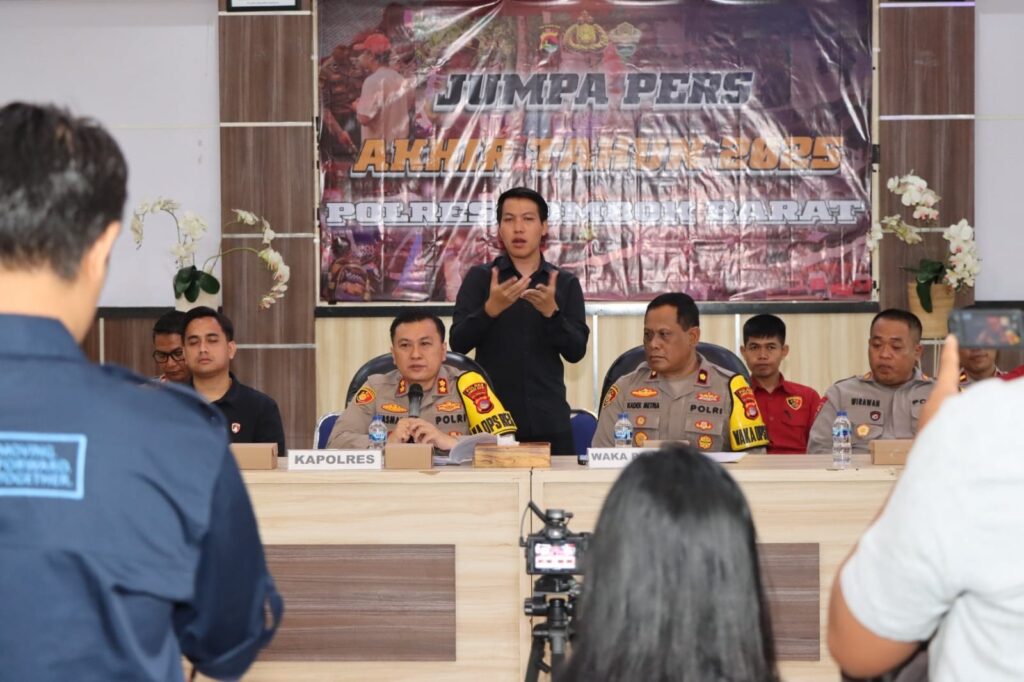 Polres Lombok Barat menggelar Refleksi Akhir Tahun 2025 untuk memaparkan capaian situasi Keamanan dan Ketertiban Masyarakat (Kamtibmas), Selasa (30/12).