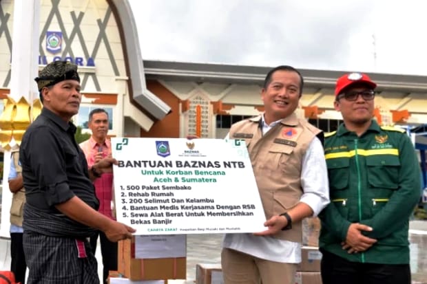 ​Gubernur NTB, Dr. H. Lalu Muhamad Iqbal (Miq Iqbal), memimpin langsung pelepasan bantuan tersebut di Kantor Gubernur NTB pada Sabtu (20/12/2025).