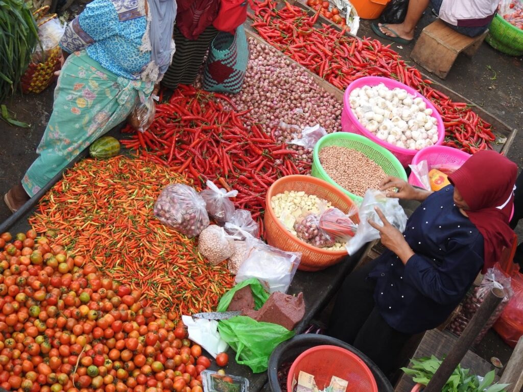 Suasana Pasar Kebon Roek Ampenan pagi ini 22/12/2025 (GETNEWS)