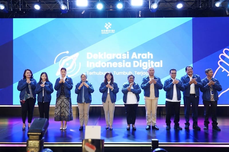 Deklarasi Arah Indonesia Digital oleh Menkomdigi Meutra Hafid, Wamenkomdigi Nezar Patria, Jajaran Pejabat Pratama Kemkomdigi sserta para pemangku kepentingan ekosistem digital di Jakarta, Rabu (10/12/2025). (Foto: Amiri Yandi/KPM Kemkomdigi)