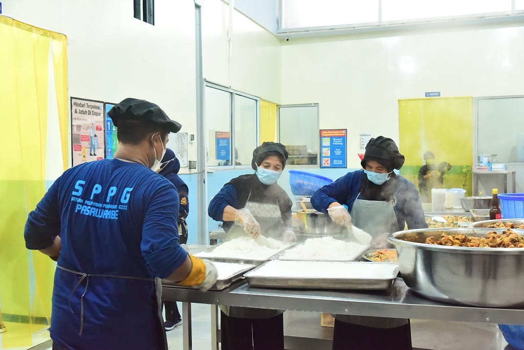 ILUSTRASI - Pengolahan menu Makan Bergizi Gratis di Satuan Pelayanan Pemenuhan Gizi (SPPG) di Lumajang, Jawa Timur. (Foto: Diskominfo Lumajang)