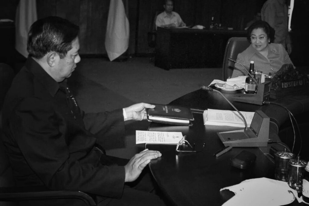 SBY dan MEGAWATI duluuu waktu mereka masih baekan (istimewa/getnews.AMBARA)