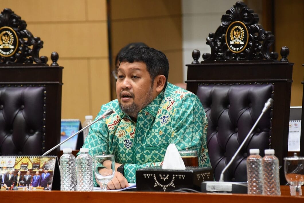 Komisi III DPR RI Minta Kritik Dibalas Kritik, Bukan Laporan Hukum