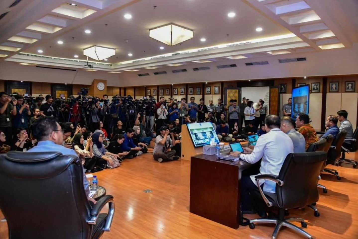 Membedah Fajar Baru Hukum Nasional—Transisi 2026 dan Garis Tipis Kritik vs Penghinaan