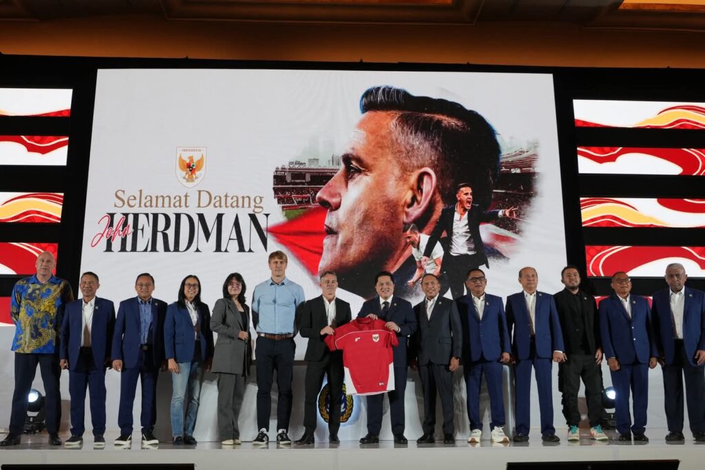 Selamat bergabung di Timnas Indonesia, Coach John Herdman @officialjohnherdman ! 🇮🇩 Semoga cepat beradaptasi, menikmati atmosfer sepak bola Tanah Air, dan memberikan yang terbaik untuk Timnas Indonesia. Mari berjuang untuk membanggakan Indonesia! (Erick Tohir/GETNEWS)
