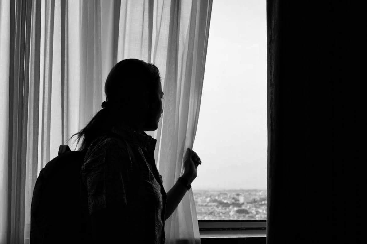 Hati Bukan Tempat Penitipan Beban—Seni Memilih Apa yang Layak Tinggal dan Apa yang Harus Dilepaskan