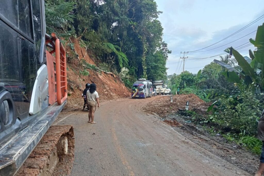 Akses Jalan ke Daerah Terdampak Semakin Lancar, Distribusi Bantuan di Sumatera Meningkat