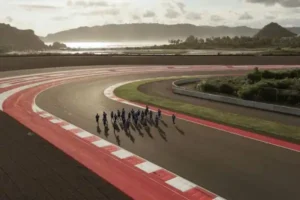 Lombok tidak lagi sekadar menjadi panggung balap motor setahun sekali. Di bawah nakhoda Gubernur Lalu Muhamad Iqbal, kawasan Mandalika sedang dipaksa keluar dari zona nyaman "pariwisata musiman" menuju ekosistem ekonomi terpadu yang hidup sepanjang tahun (istimewa)