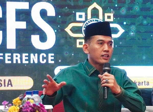 Ketua Bidang Fatwa Majelis Ulama Indonesia (MUI) Prof KH Asrorun Ni’am Sholeh mengimbau masyarakat untuk tidak membeli produk pangan yang tidak halal atau tidak jelas status kehalalannya. Sikap tersebut disampaikan merespons kesepakatan dagang terbaru antara Indonesia dan Amerika Serikat (AS) yang memuat ketentuan pembebasan sertifikasi halal bagi produk tertentu asal AS. /Foto Humas MUI