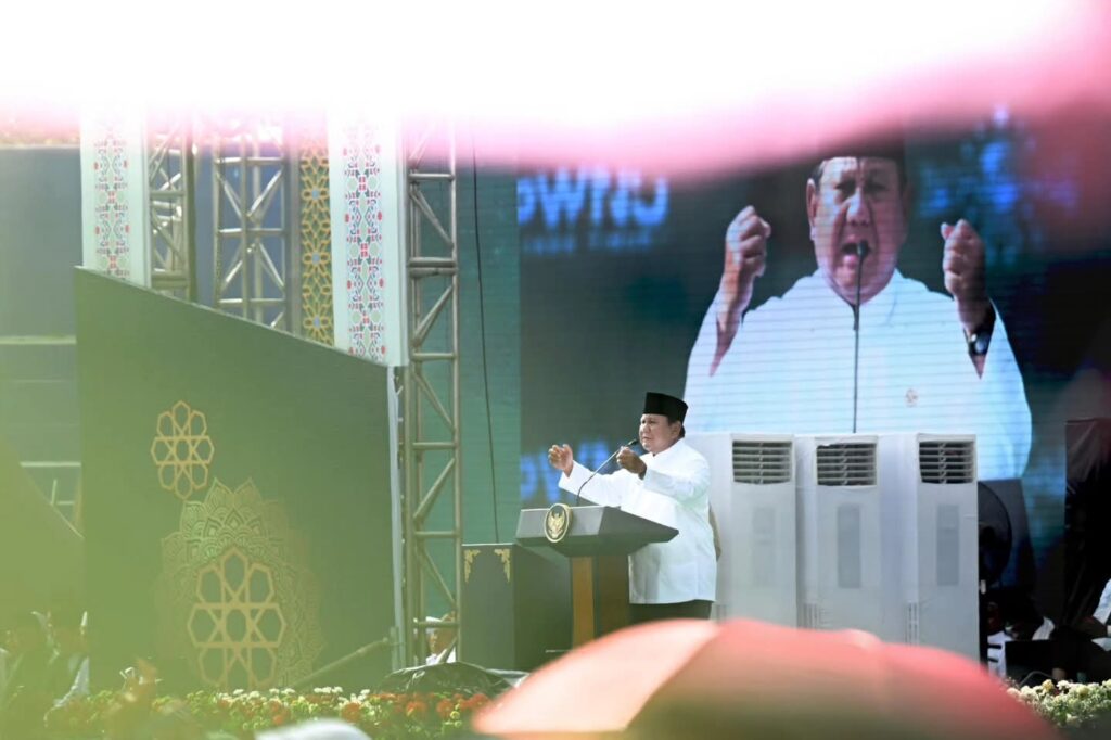Presiden Prabowo Subianto saat memberikan sambutan di Mujahadah Kubro Satu Abad NU di Stadion Gajayana Malang 9BPMI Setpres)