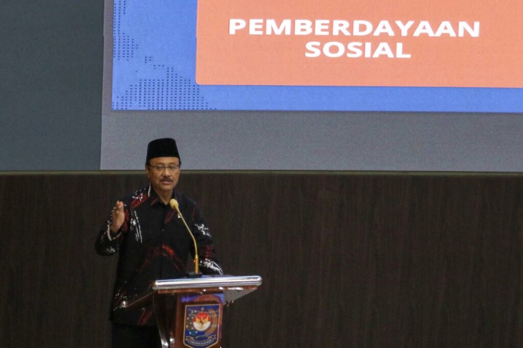 Menteri Sosial Saifullah Yusuf (Gus Ipul) memberikan arahan dalam Sosialisasi Piloting Digitalisasi Bantuan Sosial dan Peran Pemerintah Daerah, di Gedung Kemendagri, Jakarta, Selasa (3/2/2026). (Foto: InfoPublik/Bismo Agung Sukarno)