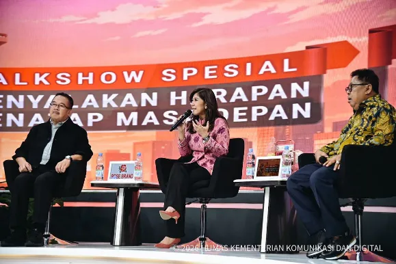 Menteri Komunikasi dan Digital Meutya Hafid dalam Talkshow Spesial 18 Tahun TV One di Jakarta Selatan, Sabtu (14/2/2026) menyatakan bahwa ruang redaksi dan proses jurnalistik yang berpegang pada kode etik menjadi pembeda utama antara media arus utama dan platform digital. Foto: Humas Kemkomdigi