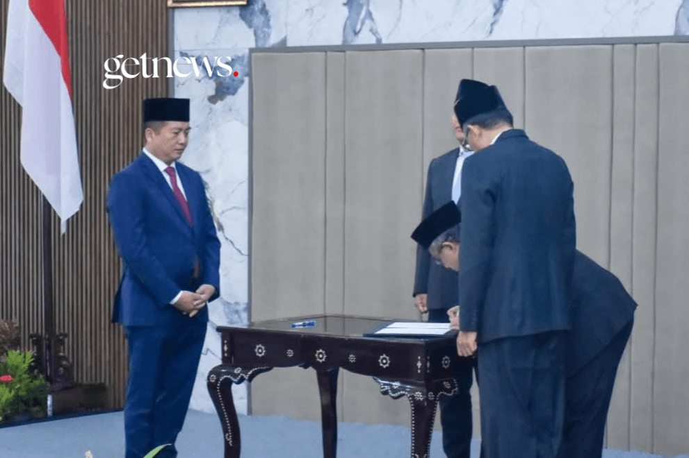 Gubernur NTB Muhamad Iqbal mengukuhkan Kepala BPKP Perwakilan NTB di Pendopo Gubernur (Humas Pemprov)