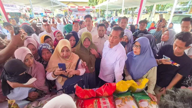 Gubernur NTB dan Bupati Lotim saat meninjau Bazar UMKM di Pringgabaya