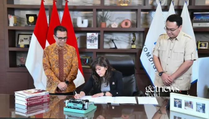 Menteri Komunikasi dan Digital RI Meutya Hafid mengatakan bahwa diterbitkannya Peraturan Menteri Komunikasi dan Digital Republik Indonesia Nomor 9 Tahun 2026 tentang Peraturan Pelaksanaan Peraturan Pemerintah Nomor 17 Tahun 2025 tentang Tata Kelola Penyelenggaraan Sistem Elektronik dalam Pelindungan Anak (PP TUNAS) merupakan langkah konkret negara untuk memastikan anak-anak Indonesia terlindungi dari berbagai risiko di internet. Foto: Humas Kemkomdigi