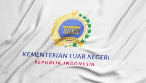 Ilustrasi - Bendera dengan Logo dan tulisan Kementerian Luar Negeri Republik Indonesia (istimewa)