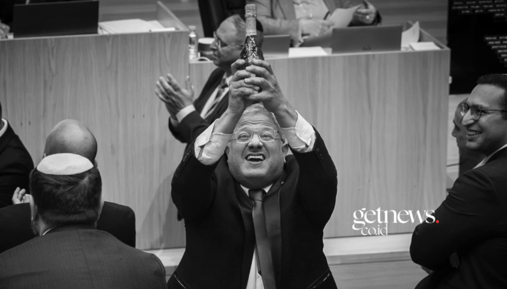 Ben Gvir merayakan diloloskannya hukuman mati oleh parlemen Israel Knessed (Foto: Jewish News Syndicate)