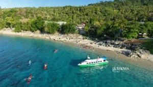 Upaya pemulihan ekosistem laut di Pulau Buru, Maluku, mulai diperkuat melalui program konservasi terpadu bertajuk Rediscover Buru Moving Forward yang digagas Wanadri Women Divers (WWD). Program tersebut menggabungkan restorasi terumbu karang, riset lingkungan, pemberdayaan masyarakat pesisir, hingga pengembangan ekowisata berkelanjutan. (Foto: Istimewa)