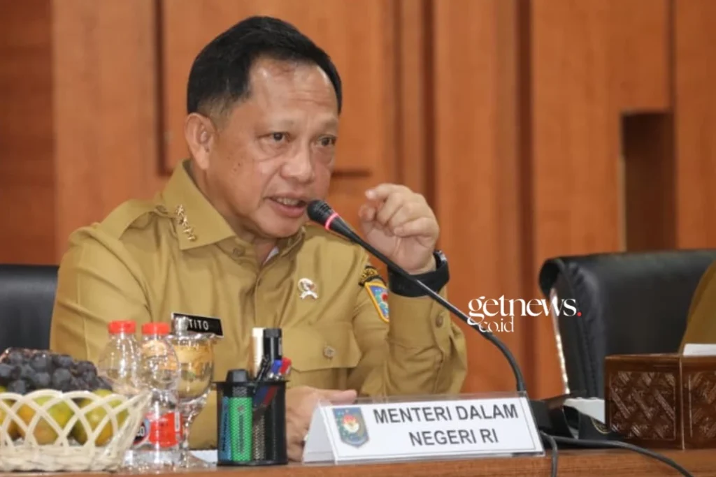 Menteri Dalam Negeri Tito Karnavian, dalam Rapat Koordinasi dan Evaluasi Capaian Pembangunan serta Percepatan Pemulihan Pascabencana Hidrometeorologi di Kantor Gubernur Aceh, Selasa (9/6/2026). (Foto: Kemendagri)