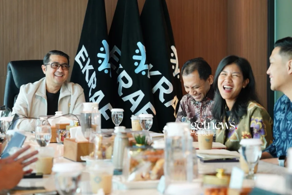 Menteri Ekonomi Kreatif, Teuku Riefky Harsya, menerima audiensi dari YouTube dan Google Indonesia di Kantor Kementerian Ekraf, Jakarta, Senin (11/6/2026). (Ekraf/GETNEWS.)