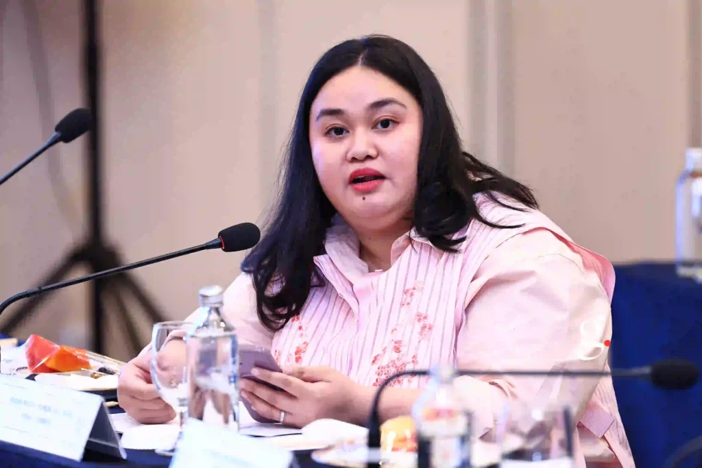 Anggota Komisi I DPR RI Farah Puteri Nahlia saat mengikuti Kunjungan Kerja Reses Komisi I DPR RI dengan BAKTI Kemkomdigi di Lombok Barat, NTB, Jumat (24/7/2026). Foto : Farhan/Alma