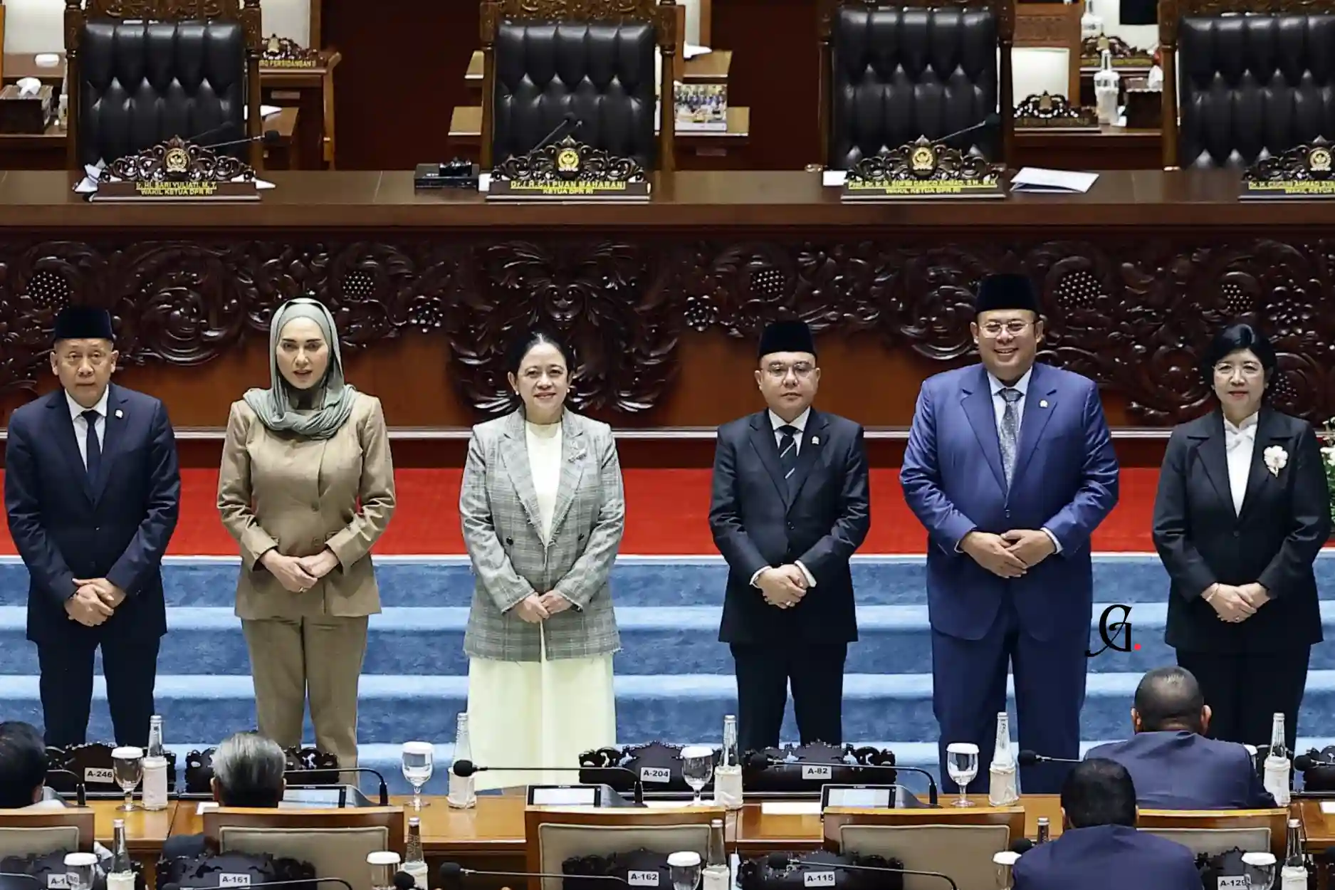 House Speaker Puan Maharani presides over a plenary session approving the appointment of Destry Damayanti as the new Governor of Bank Indonesia at the Parliamentary Complex in Jakarta on Tuesday, September 1, 2026. Foto : Runi/Andri (DPRRI.go.id)